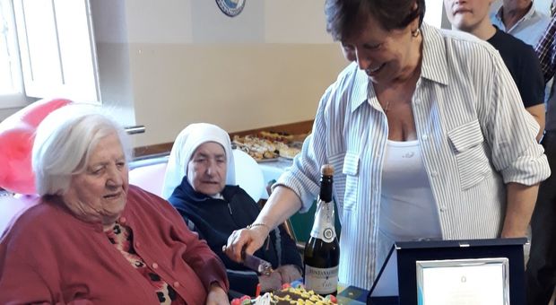 Sassoferrato, parenti anche dal Canada per festeggiare i cento anni di Annita