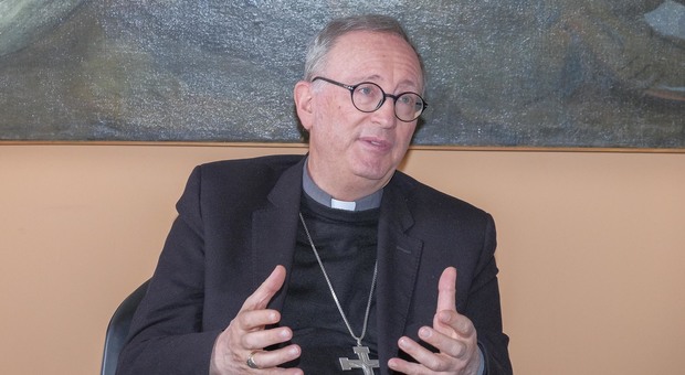 L'invito del vescovo di Adria-Rovigo ai parroci: «In chiesa pregate per l'Italia»