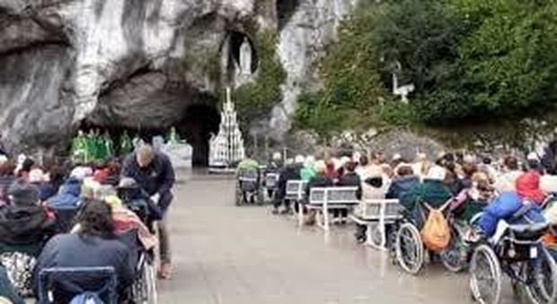 Slittano i treni per Lourdes: la delusione di 35mila malati e dei volontari di tutt'Italia