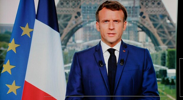 Macron, pass obbligatorio per bar e ristoranti in Francia: il video con ciò che c'è da sapere