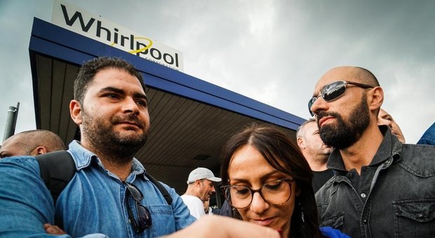 Whirlpool cede ramo azienda a Napoli: sciopero lavoratori
