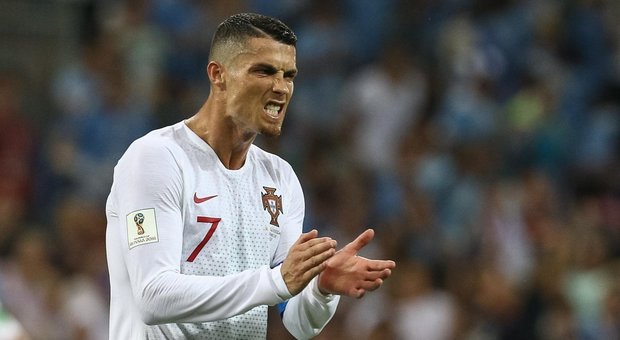 Ronaldo, Moggi: «Va alla Juve, fatte le visite a Monaco». Il Real lo toglie dalla pubblicità delle nuove maglie
