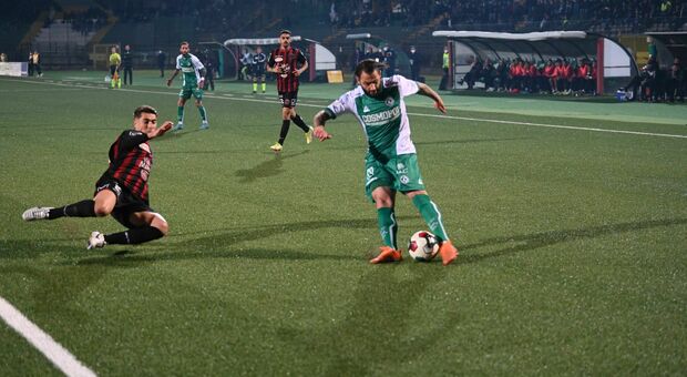 Play off, Avellino subito fuori: il Foggia vince (2-1) al Partenio