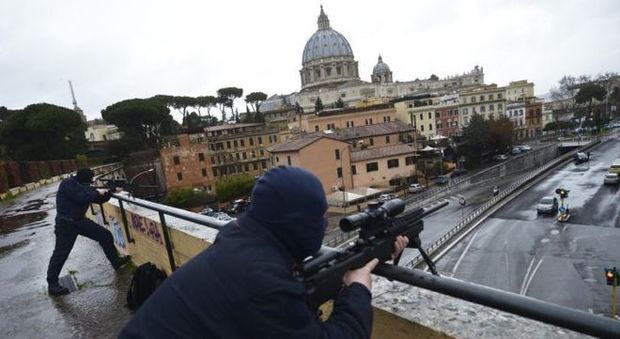Roma blindata per Capodanno: tiratori scelti e metal detector