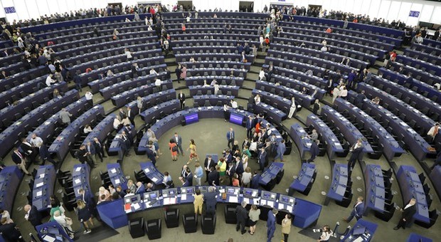 Costituiti i gruppi al parlamento Ue, M5s nei non iscritti