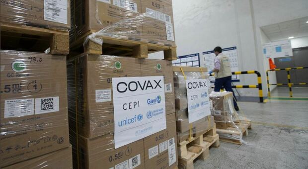 Vaccino, arriva in Ghana il primo carico di Covax