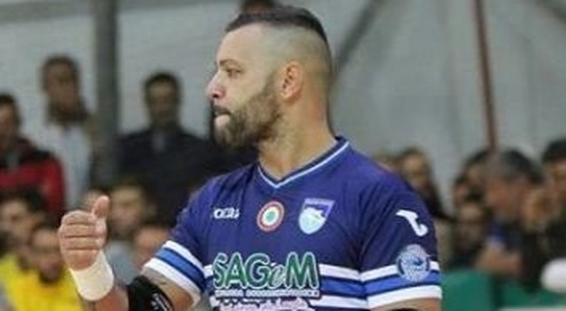 Pescara, Antonio Capuozzo morto: l'ex azzurro di calcio a 5 stroncato da malore in strada, aveva 40 anni