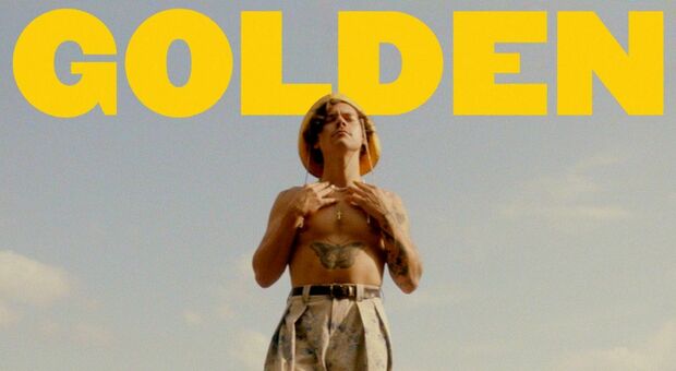 «Golden», il video del nuovo singolo di Harry Styles girato in Costiera Amalfitana spopola sul web