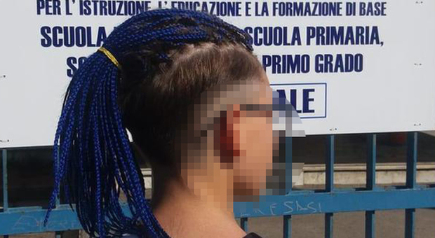 Napoli, lo studente 13enne non ammesso a scuola per le treccine: «Le taglio, ma voglio tornare in classe»