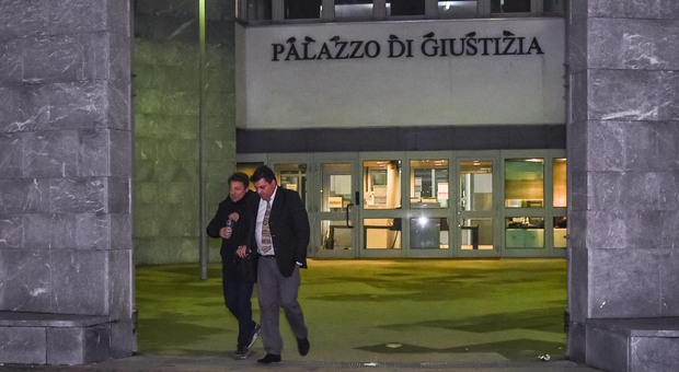 Elio Scirocchi esce dal tribunale dopo l'interrogatorio del Gip
