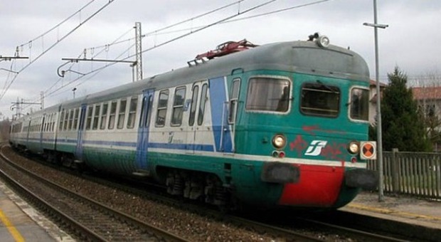 Ancora un'aggressione in treno: controllore preso a pugni da passeggero senza biglietto