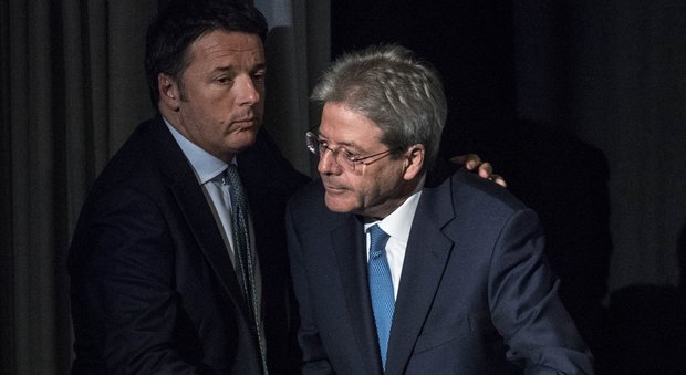 Renzi e Gentiloni (lapresse)