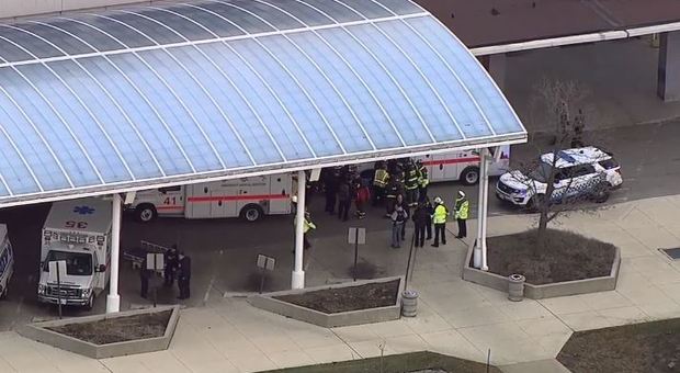 Sparatoria al Mercy Hospital di Chicago: due vittime, grave un poliziotto