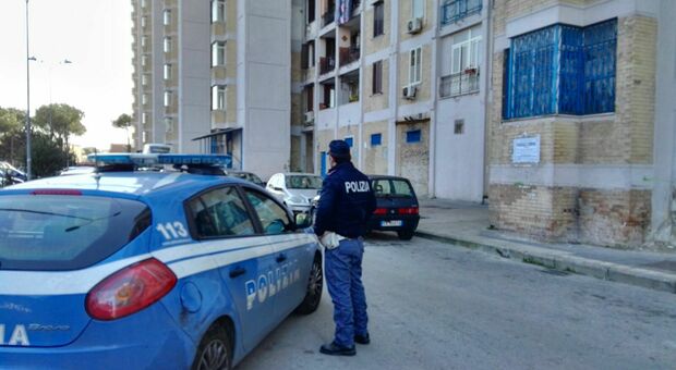 Napoli, spacciatore arrestato a Scampia: scatta anche la multa anti-Covid