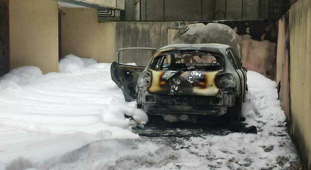 ROGO DOLOSO L'auto della barista bruciata dall'ex poco più di un mese fa a Treviso: ora l'uomo è in manette