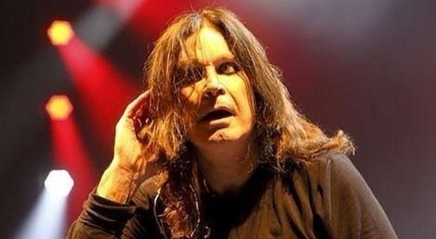 Ozzy Osbourne ha il morbo di Parkinson: «In Svizzera per nuove cure, voglio tornare in tour»