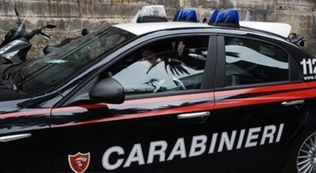 Brucia l'auto della sorella, arrestato dai carabinieri