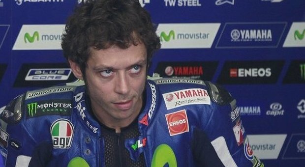 Valencia, Yamaha sta con Valentino Rossi: nel team Lorenzo è sempre più isolato