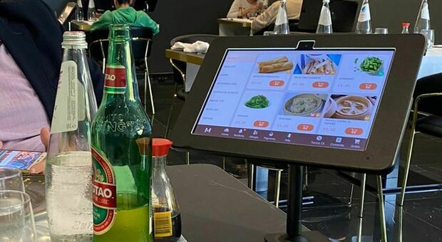RISTORANTE DIGITALE Il Suyoshi Asian Fusion è il primo ristorante di Rovigo con ordinazioni digitali ai tavoli