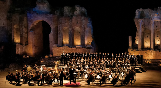 Il gala Giuseppe Di Stefano apre il Festival lirico dei Teatri di pietra. E il 4 agosto prima mondiale del sequel della Cavalleria Rusticana