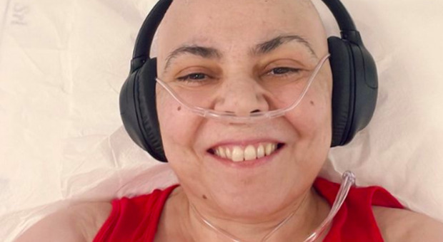 Michela Murgia, la foto dall'ospedale: «Posso stare meglio ma non posso più stare bene». Come sta