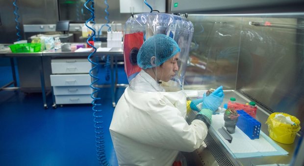 Coronavirus, a Wuhan pazienti positivi curati con il sangue dei guariti