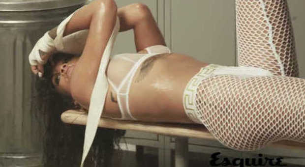 Rihanna, ancora scandalosa: nuda e superhot su Esquire