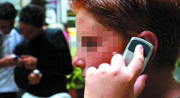 Baby ladri rubano telefoni cellulari al megastore: il più grande ha 14 anni
