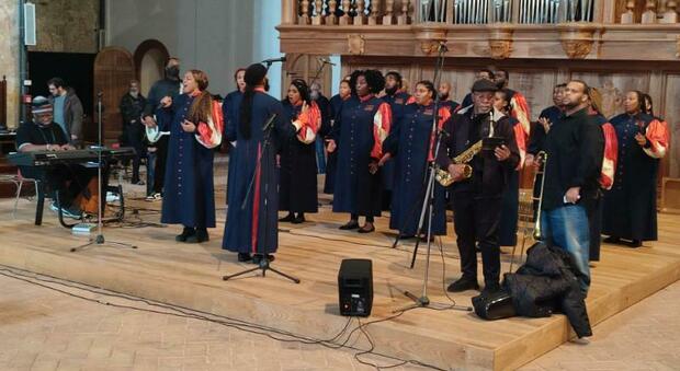 Emozionante mattinata nella chiesa di San Domenico per il concerto “Auguri in Gospel 2023”
