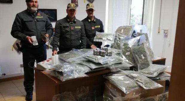 Trenta chili di droga nascosta in un casolare A Montecosaro arrestato un 50enne italiano