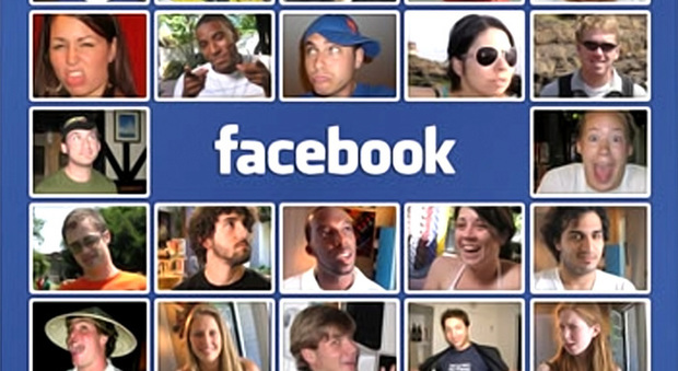 Facebook cambia look: ci sarà anche il dark mode