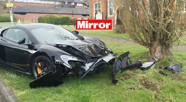 La McLaren distrutta poco dopo averla comprata (Mirror)