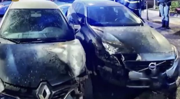 Milano, 15 auto incendiate in pochi giorni: preso il piromane bengalese di Città Studi
