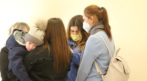 Ucraina, Verdoliva (Asl1): molti profughi in arrivo già vaccinati con la seconda dose
