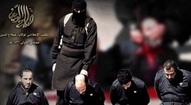 Isis, sgozzate quattro presunte spie in Iraq. Le immagini pubblicate sul web