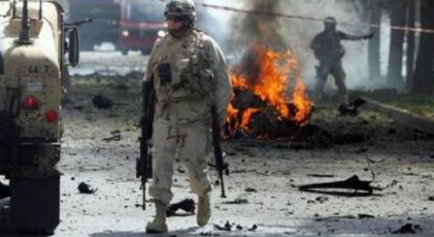 Afghanistan, doppio attacco kamikaze a Kabul: 30 morti