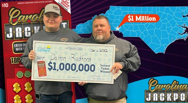 Gratta e vince un milione di dollari alla lotteria: «Mio nonno lo aveva predetto una settimana prima»