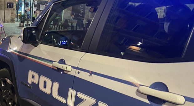 Ancona, terrorizza tre donne e le insegue fino a casa: arrestato dopo l'allarme di un passante