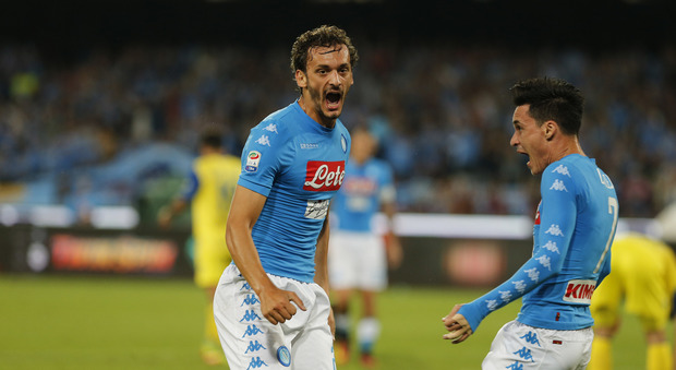 Napoli show, attacco da scudetto Nella Juve in gol solo Higuain