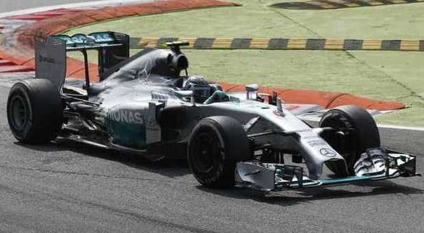 F1: Monza è di Hamilton, doppietta Mercedes Alonso si ritira per un guasto, Raikkonen nono