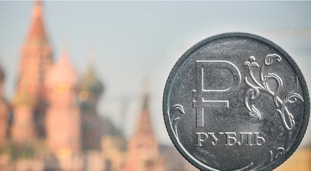 Putin, Russia vara il rublo digitale: così Mosca prova ad aggirare le sanzioni contro le sue banche