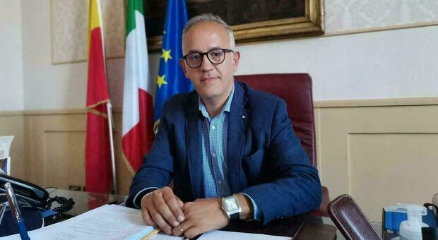 Atti vandalici in centro a Civitanova, il sindaco Ciarapica: «Movida, i controlli funzionanoì»