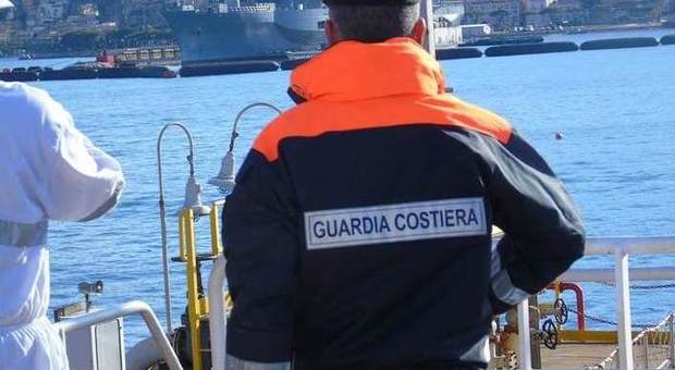 Mercantile lussemburghese bloccato dalla Guardia costiera a Gaeta, ecco perché