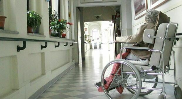 Covid, focolaio nella casa di riposo: allarme a San Cipriano, 43 infetti