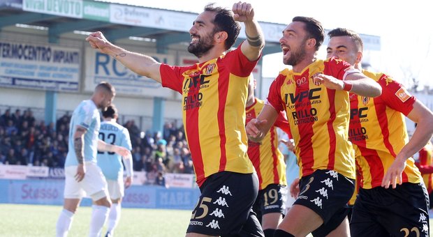 Benevento schiacciasassi infinito: 4-0 a Chiavari contro l'Entella