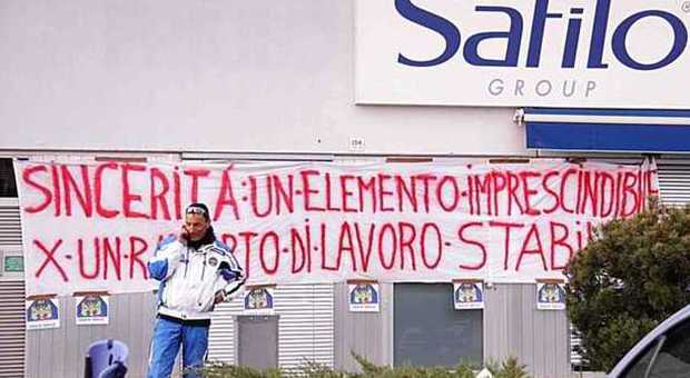 Fontanini contro la Safilo: organizza party dopo aver licenziato in Friuli