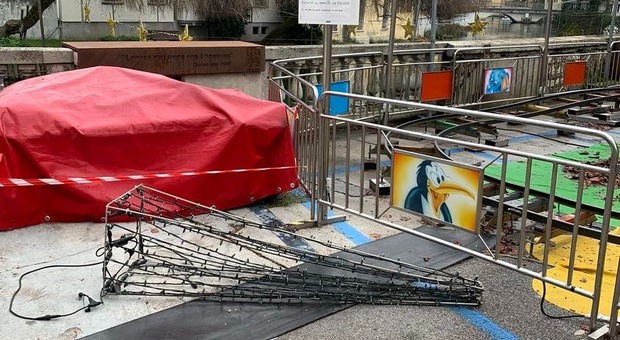 I danni dei vandali a Sacile