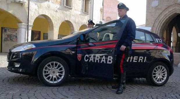 Pattuglia di carabinieri in centro a Pordenone