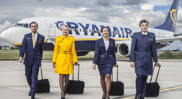 Ryanair, la dura vita dei piloti low cost: partita Iva e ferie non pagate