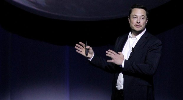 Musk al New York Times: «Sono esaurito da superlavoro», il titolo Tesla perde il 9% in Borsa